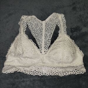 💯Maurices off white Lace bralette size large Fits To Medium